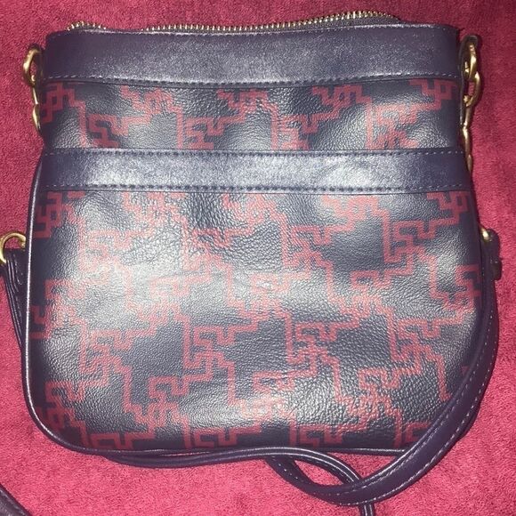 Cute Merona Navy and Red Crossbody! - Picture 5 of 8